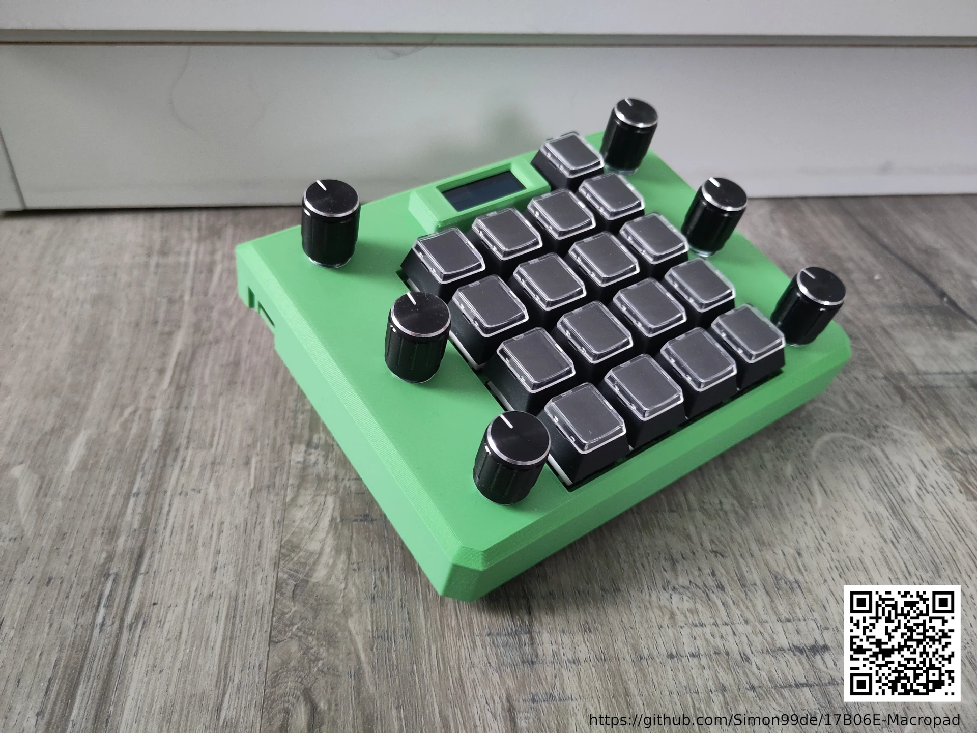 17B06E-Macropad Front-Site 1